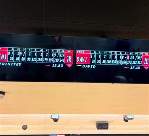 *sorry for bad quality* 246 x2 for me tonight thanks for the help @bowling.with.david #bowling #foryoupage #bowlingtiktok #youthbowler