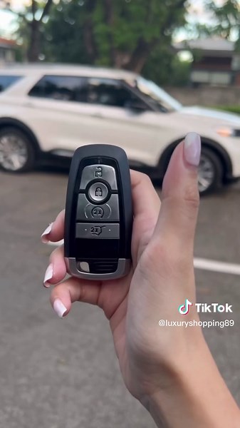 2023 Ford Explorer: Engine Oil Pressure Warning & 4x4 Features!