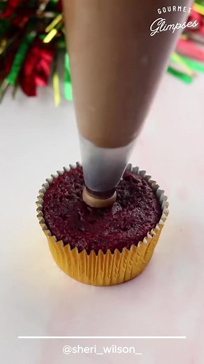 Make these reindeer cupcakes for Christmas🦌🧁 #christmas #christmasrecipe #holiday #oreo #baking #christmasbaking #desserts #viralreels #reels | Foodie's Time