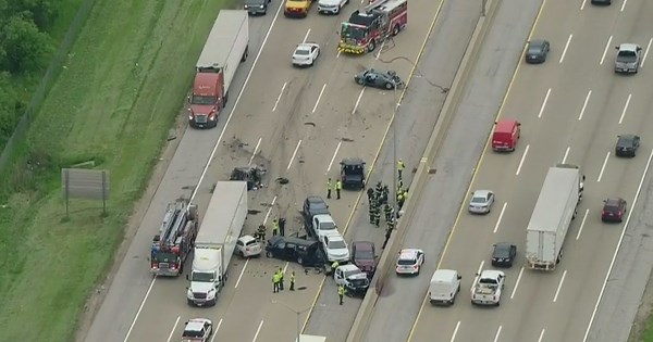 1 killed in multi-vehicle pileup crash on I-294