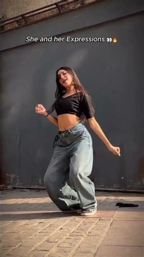 Afghan Jalebi 🔥 | Kanishtha Sharma Dance | Killer Expressions #danceshorts #trendingdance #trending