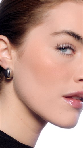 En 2026, lash care is in. 💫 Nuestra icónica Mascara Melter se encarga de tu mascara al final del día, dejando tus pestañas cuidadas y listas para el próximo look. Disponible en el Lancôme Beauty Hub en Macy’s. | Lancôme