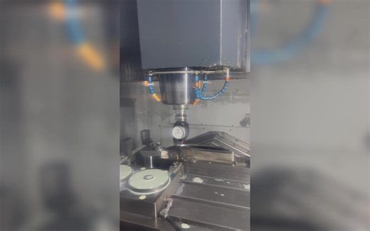 三轴数控机床使用手动3D测头来在线测量零件