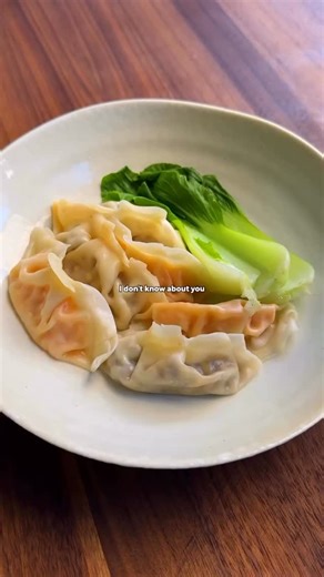 Vegan Food Recipes on Instagram: "🥟 THAI RED DUMPLING SOUP 🍜 By @alfiecooks Recipe: INGREDIENTS (serves 2) 1 tbsp sunflower oil 1 brown onion, sliced 2 large garlic cloves, minced 1 thumb-sized knob ginger, minced 2 tbsp Thai red curry paste 1 tbsp peanut butter 1 tbsp soy sauce 1 tbsp (vegan) fish sauce 400 ml coconut milk 200 ml vegetable stock (add a little more for more broth) 1 lime, juiced 10 frozen dumplings To serve: pak choi, chilli crisp, fresh coriander + crushed peanuts METHOD 1. W