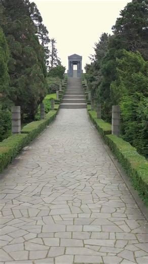 Avala, jedno od najlepših izletišta nadomak Beograda 🌳 Kada ste je poslednji put posetili? Zahvaljujemo se @foto_fizicar 👏🏻 . . . #Belgrade #Beograd #Avala #Srbija #Serbia | Visit Belgrade