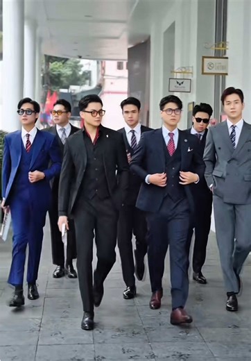 Vẫn là anh em tôi đây …#trandungpeakman #menstyle #lifestyle #vest #suit
