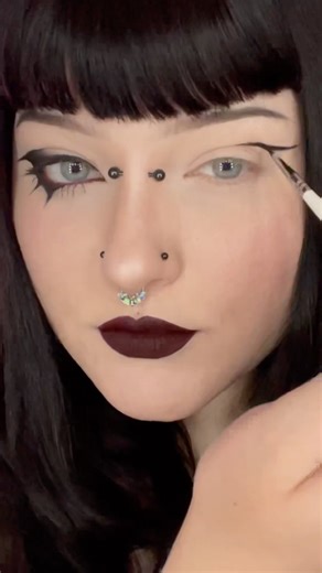 Bat wing eyeliner tutorial 🦇