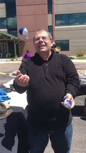 #juggle #juggler #juggling #talented #clown