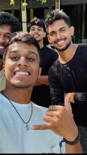 Mathi ma Meet in school friends 💗