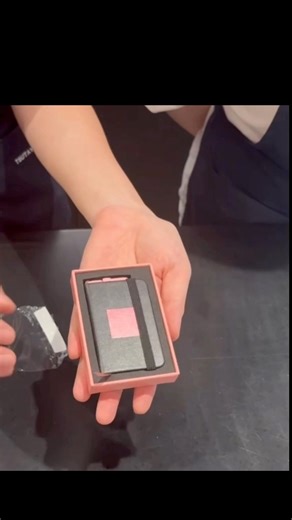 #MOLESKINE #BLACKPINK 聯名限量迷你筆記本掛飾，超級可愛精緻！快來TSUTAYA BOOKSTORE把BLACKPINK帶回家🖤🩷 | TSUTAYA BOOKSTORE TAIWAN