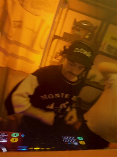 Testing out some new music with the @Pulse | Pop-Up Parties crew @Kidekomusic