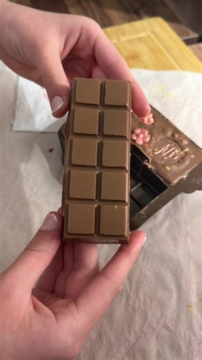 Nutty & Berry chocodream (@nutty.berry.choco)’s videos with sonido original - songs