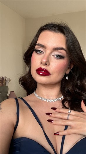 Sadie Bass💋 on Instagram: "True Winter makeup round 2🙌🏻❄️ Following my @styleduty_ colour analysis to see if this makeup suits me better, what do you think??💋 Products used: @beautybay jellygrip primer @collectioncosmetics_uk hydra-serum foundation @madebymitchell curve case lightest @pixibeauty ruby blush @kyliecosmetics winter kissed blush @maccosmeticsuki encrypted kryptonite palette @kvdbeauty tattoo liner @theeyelureofficial lashes @fentybeauty wattabratt highlight @maxfactor deep berry