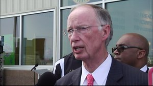 Alabama Gov. Robert Bentley Orders Confederate Flag Taken Down From Capitol