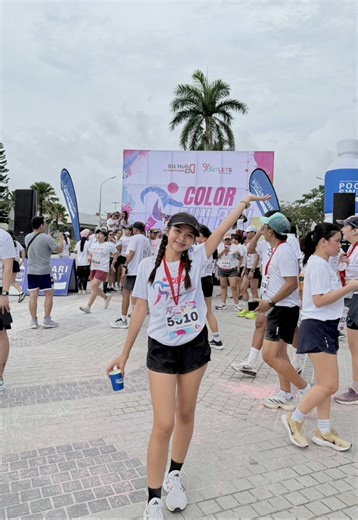 Colorful Fun Run Experience at The Outlets