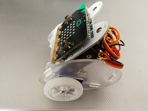micro:bitでロボットカー(Ring:bit Car)を無線コントロールする