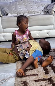 The strange money | Smart Junior