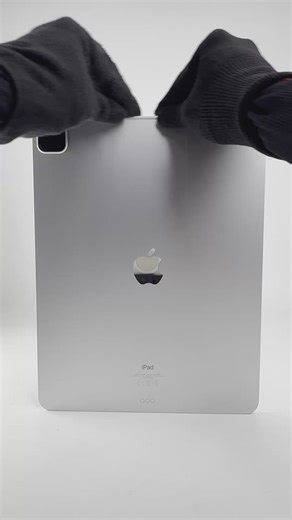 iPad Pro 12.9 inch 5th Gen - 256GB - Silver - With Magic Keyboard & Ap
