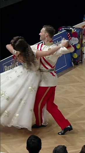 Vadim Garbuzov & Kathrin Menzinger | 2015 World Championship PD ShowDance Standard Vienna