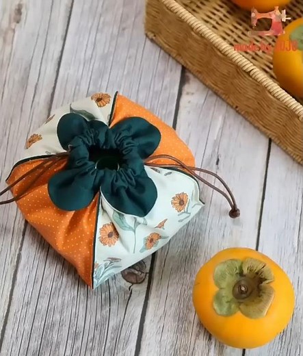 How to Make a Cute Persimmon-shaped Drawstring Pouch | Free Sewing Pattern @madebyjojo