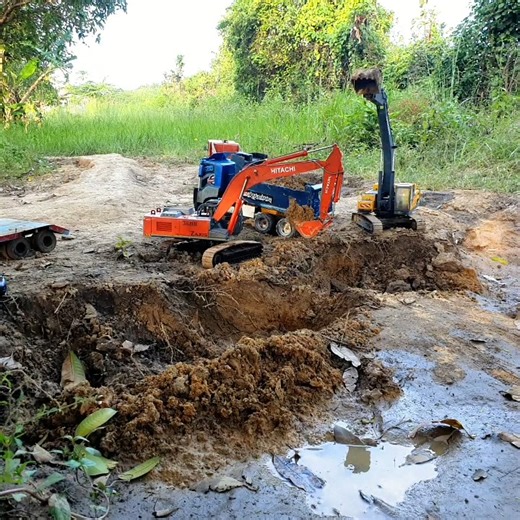 10K views · 157 reactions | #videos - RC EXCAVATOR, RC TRUCK AT CONSTRUCTION SITE. #excavator #trendingreel #viral #minimachines #RemoteControlTrucks #excavatorchallenge #rcworksite #excavatorattachments #rcworld #rc #pageviralシ゚ #FullVideo #highlights #virals #rctruck #truck #Construction #original #Full #car #videos #reel #bulldozer #trailer #rcb #construction | RC Truck 12v | Facebook
