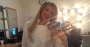 S-a DEZBRACAT de inhibitii! Lora, GOALA in cada! Fanii au amutit! "Ridica-te in picioare si..."