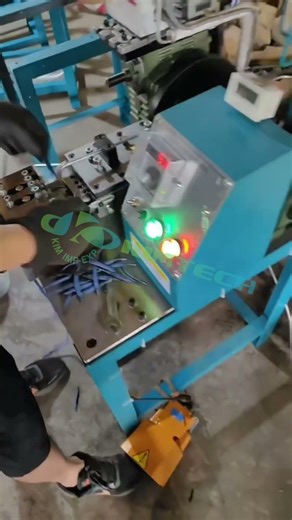 Semi-automatic shoelace tipping machine