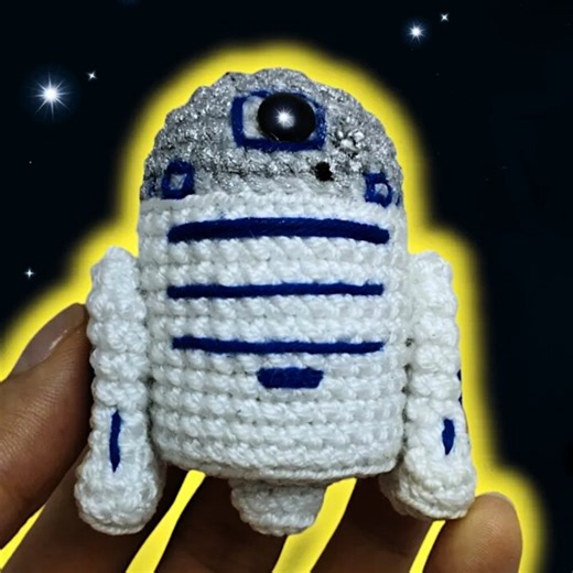 Unique Crochet R2D2 Star Wars Pattern for Creative Decor