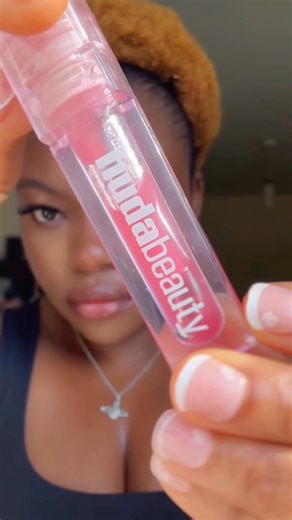 #shorts Lip Combo Tutorial | Huda Beauty #hudabeauty #lipcombo #liptutorial