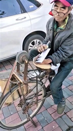 Pedal-Powered Knife Sharpening Machine