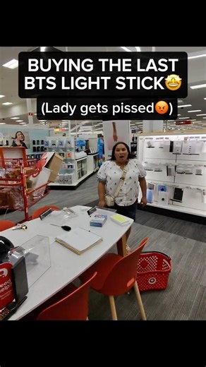 BUYING THR LAST BTS LIGHT STICK (LADY GETS PISSED🤬)