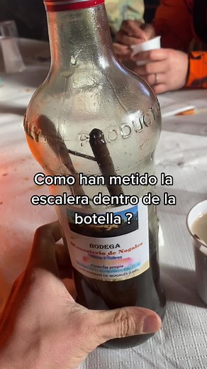 Espectacular truco de la escalera en la botella