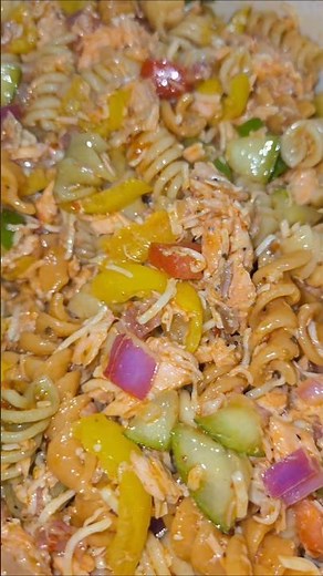 Salmon Pasta Salad 😋 #salmon #fypシ #pastarecipe #pastasalad #foodie #food #dinnerideas #everyday