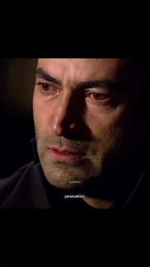 adım adım yeğen, adım adım güçleneceksin. Dizi: Ezel Yıl: 2009-2011 Konu: Ezel, yakın arkadaşları ve sevdiği kadın tarafından ihanete uğrayarak hapse düşen Ömer Uçar’ın hikayesidir. Ömer, yıllar sonra hapisten kaçar, estetik ameliyatla kimliğini değiştirir ve Ezel adını alarak geri döner. Amacı, kendisine tuzak kuranlardan tek tek intikam almaktır. Bu süreçte geçmişiyle, aşkıyla ve adalet kavramıyla yeniden yüzleşir. Dizi; Ezel dizisi doğrudan bir uyarlama olarak tanıtılmasa da, esin kaynağı çok