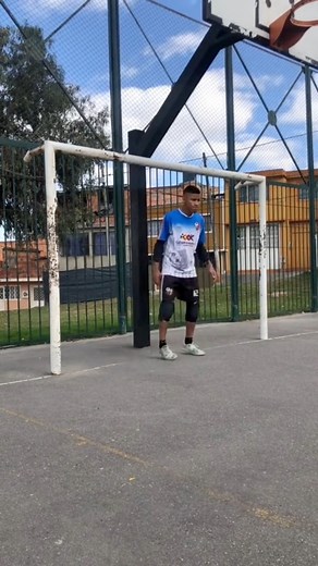 Si eres portero no hagas esto. ⚽️🚀 #futsal #tips #consejos #Error #futbol #football #tutorial #tutoriales #portero #arquero #goleiro | Cristian Mieles 1
