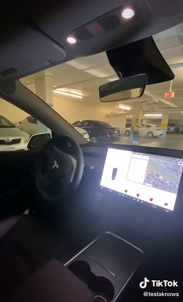 Tesla Smart Summon #tesla #howto #smartsummon #fyp #trending #foryou #teslamodely