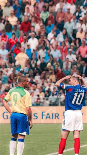 ...) on Instagram: "Masterful technique transforms fruit gathering into art. A skilled worker performs a mesmerizing maneuver that seems almost effortless. With a swift extension of the arm, he sends most of the fruits flying forward, only to pull the bucket back in one seamless motion. This technique happens so quickly, precisely, and smoothly that it looks like a single, flowing movement. The use of centripetal force is key here – as he extends, the fruits are thrown outward, and with perfect