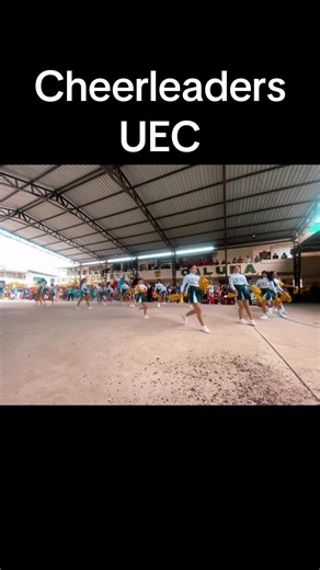 Presentación de las cheerleaders de la Unidad Educativa Caluma