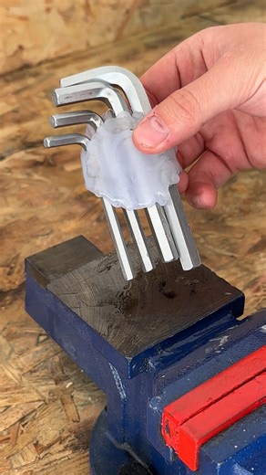 162K views · 174 reactions | The ultimate hot glue tool hack | Genius Club | Facebook