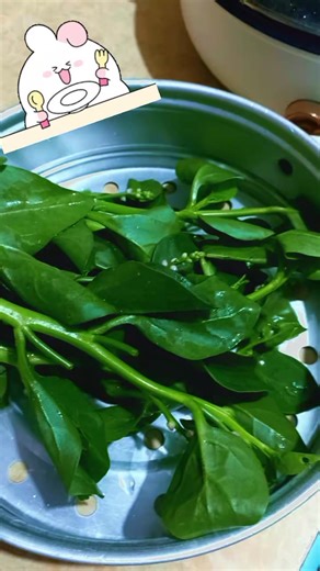 Pinoy #lunch ideas simple lang ginawang paraan mga left over food like spaghetti nilagyan ng sardines and veggie alugbati #spinach and okra with bagoong #pinoy hapagkainan