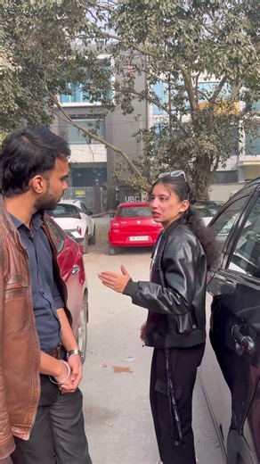 Inko language sikhana pdega 🤣 #viral #funny #funnypictures #comedy #comedy #trending #shorts