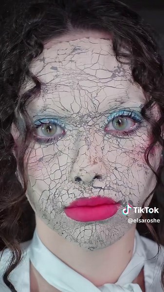 Creepy Halloween Porcelain Doll Makeup Tutorial