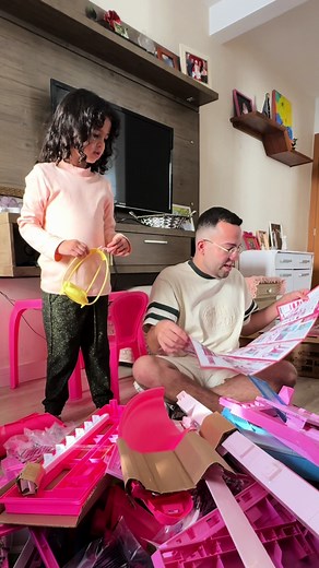 Surpresa de Aniversário na Casa da Barbie com Mini Diva