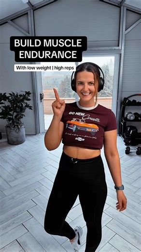 Did you know that using lighter weights with faster reps helps build muscular endurance, training your muscles to perform longer without fatigue. It boosts blood flow, increases stamina, and is great for toning. In contrast, slower reps with heavier weights focus on building strength and muscle size by increasing tension and load on the muscles. 🏋️‍♀️ Light weights fast reps = 🔥 endurance tone 💪 Heavy weights slow reps = 💥 strength muscle Both have their magic — it just depends on your goal.