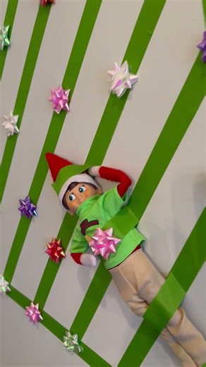 Elf pulls PRANK on Co-Elf #elfontheshelf #elfontheshelfideas #elfprank