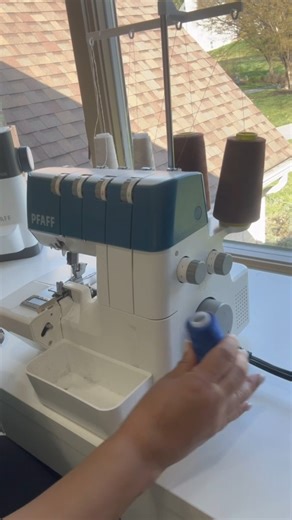 Check out Ambassador Byrd's (@YogaByrdSews) tip for changing your serger thread. While we will always recommend you know how to thread your serger, this is a quick way to change colors when you are in a hurry to get to your next project! | Pfaff North America