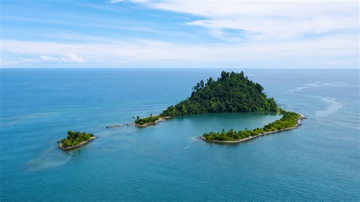 This island looks like a natural pool