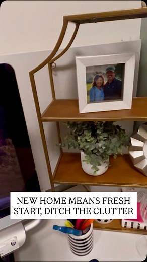 Packing is already enough of a pain — don’t bring the clutter with you, STL. 🤣 After helping so many clients move across the metro — from Chesterfield to Soulard, St. Charles to South City — the same regret comes up every single time: 👉 “I packed way too much stuff I didn’t even want.” So if I were helping you move today, here are 12 things I’d absolutely leave behind (trust me, you’ll thank me later): — Anything broken “but fixable someday” — Those extra throw pillows that just live in a clos