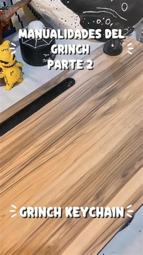 Grinch Keychain DIY 🌲Llavero del Grinch 💚🎄Ideal para todos los Grinchs que aman la Navidad 😅 #Grinch #TheGrinch #Grinchmas #GrinchCraft #GrinchArt #Navidad #Christmas #ChristmasCrafts #ChristmasDIY #XmasVibes #HolidayCrafts #FestiveCrafts #XmasCraft #CuteCrafts #Handmade #HechoAMano #DIY #craft #Keychain #KeychainArt #Llavero #LlaveroCute #MiniCraft #CraftArtist #CraftInspiration #CreativeProjects #Handcrafted #HolidayVibes #christmasspirit | Soyjojo