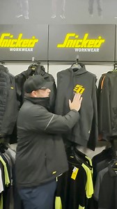 🔥 Free Snickers Hoodie? Yep… really. Buy the Snickers AW25 1905 winter jacket in Black for £89.99 plus vat and we’ll throw in a FREE 50 Years of Innovation hoodie while stocks last. Perfect for the cold, perfect for graft, and perfect if you love a bargain that actually makes sense. No codes… no faff… just add the jacket and hoodie to your basket and the discount hits automatically. 👇 Deal is live — grab it here: https://https://tuffshop.co.uk/snickers-aw25-winter-jacket-free-ltd-edition-hoodi